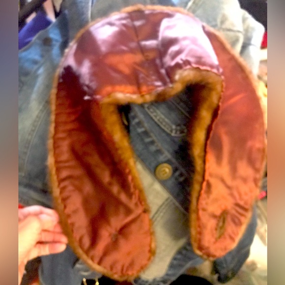 Mink Fur Collar With Button can upgrade any coat - Picture 2 of 3